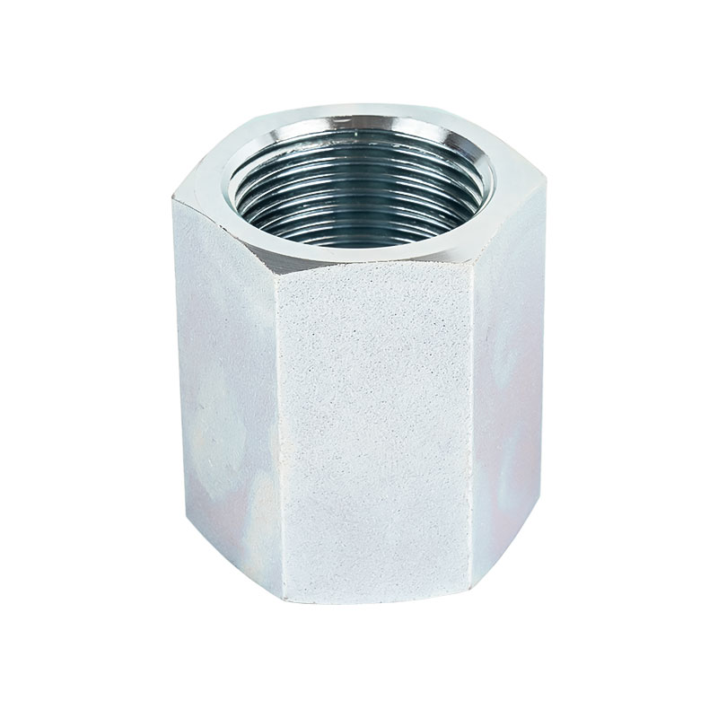 Există riscuri de îmbătrânire, supraîncălzire sau deteriorare a accesoriilor adaptorului în timpul utilizării pe termen lung?